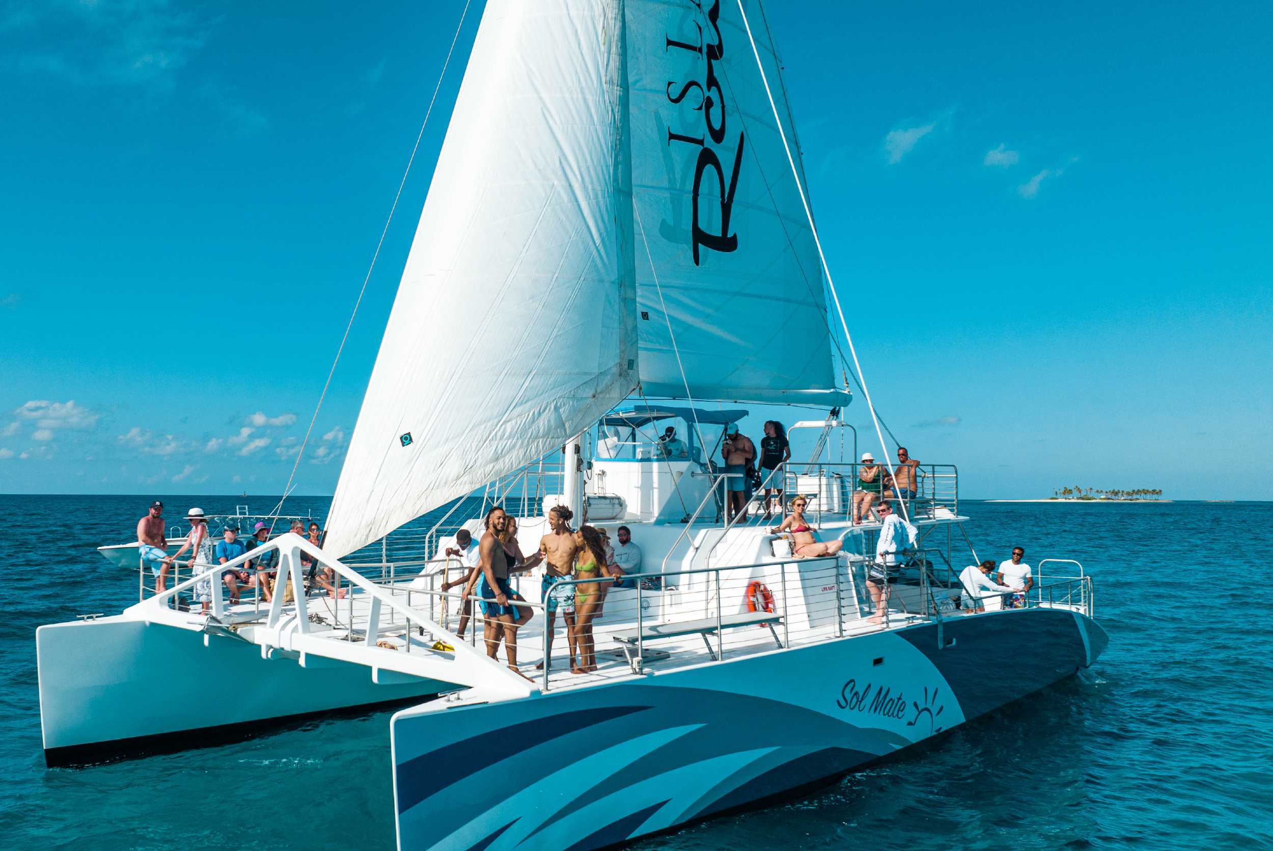 Reggae Catamaran & Snorkeling Cruise Nassau – photo 1 of 7