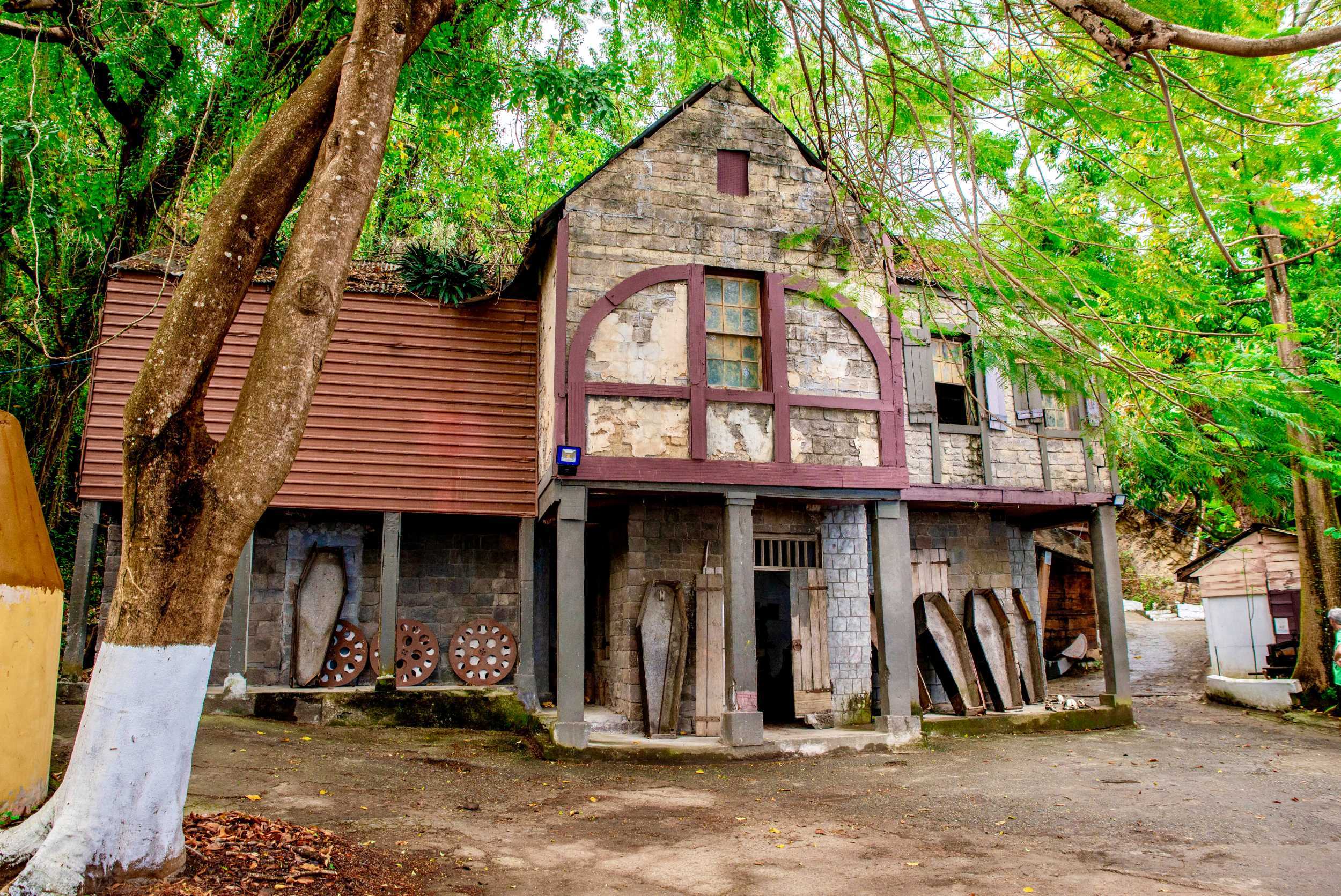 Private Dark View Falls & Pirate Legends Tour – photo 3 of 5