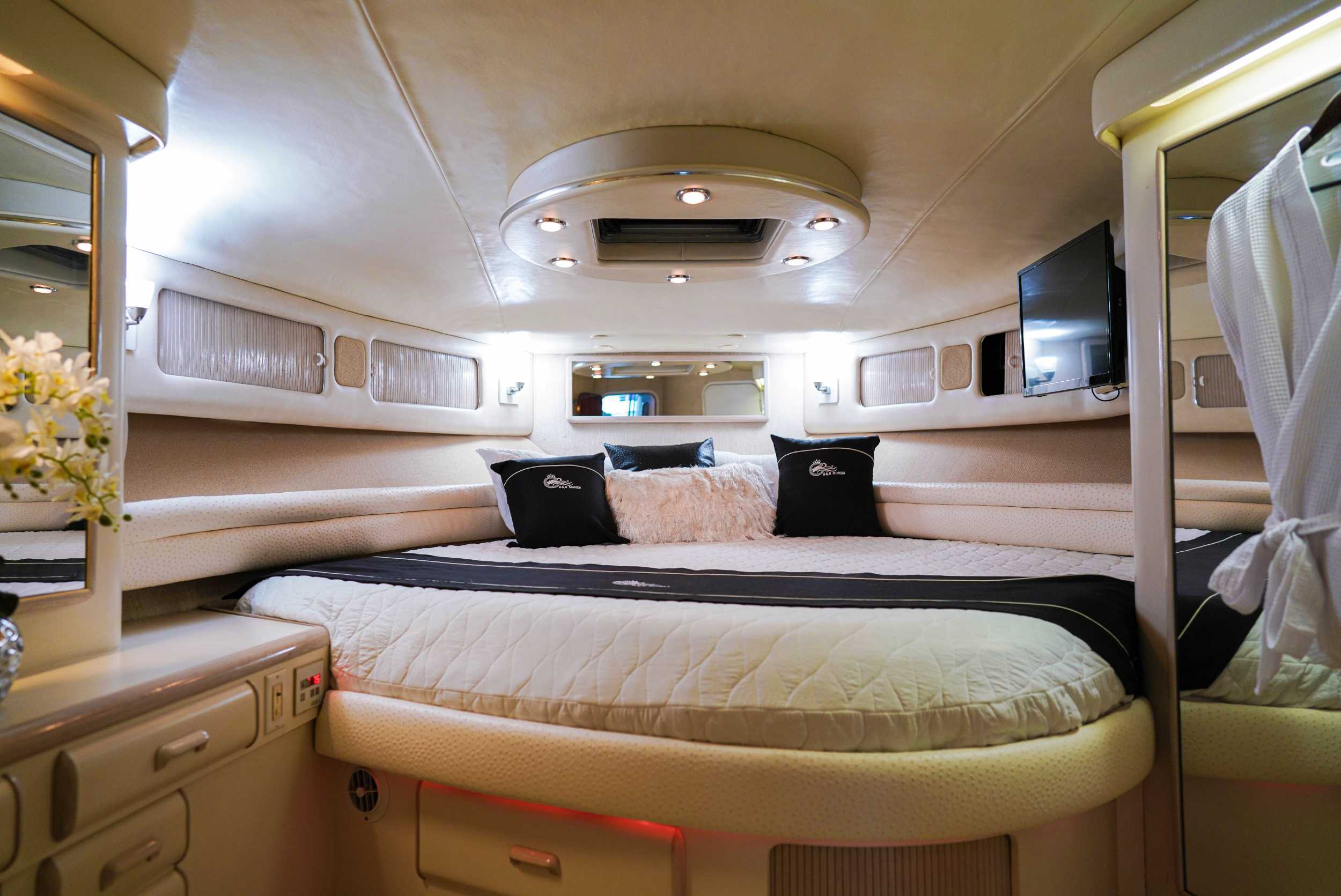 Private Luxury Yacht Experience Montego Bay – photo 4 of 9