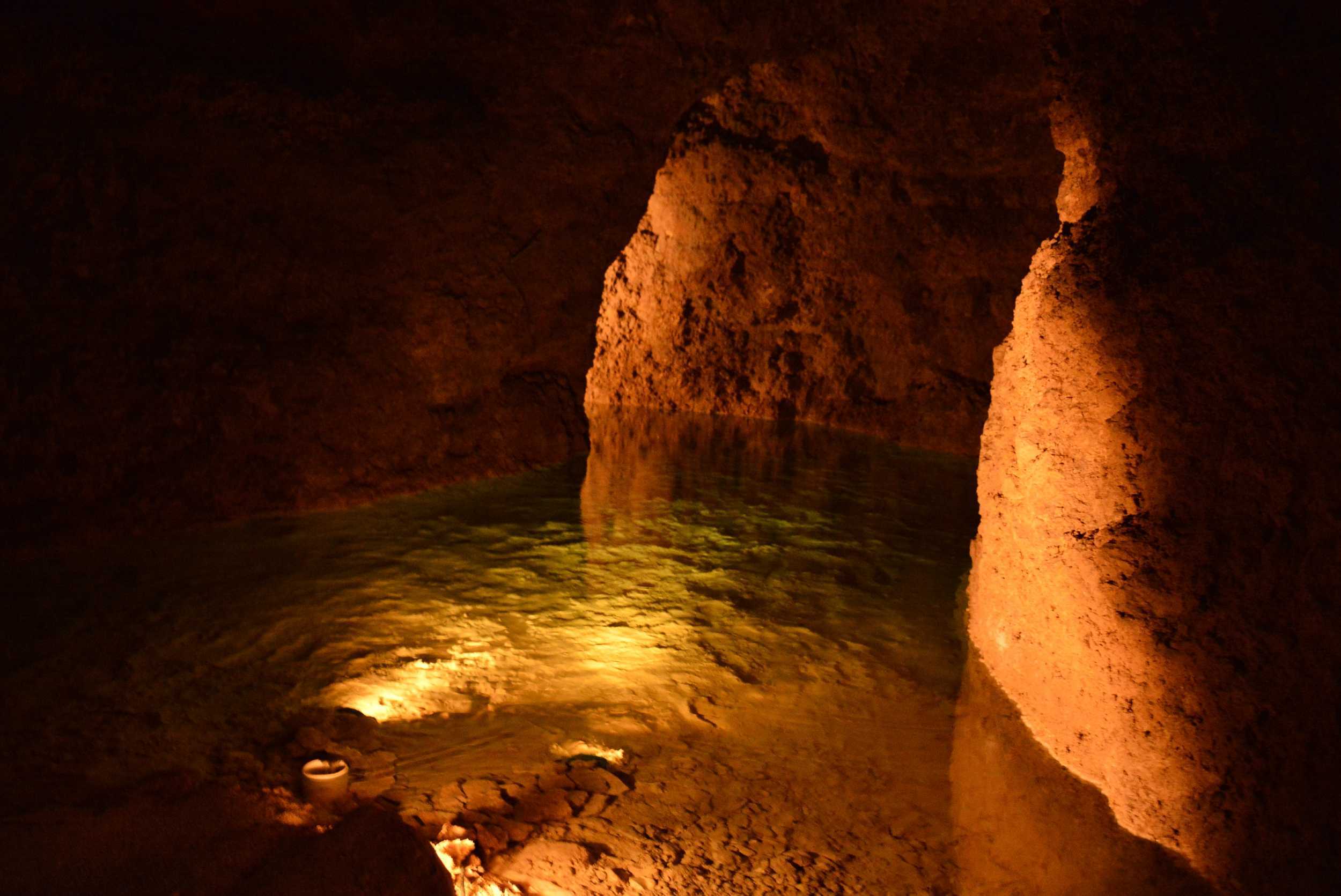 Harrison’s Cave Tram and Nature Walk Experience – photo 2 of 8