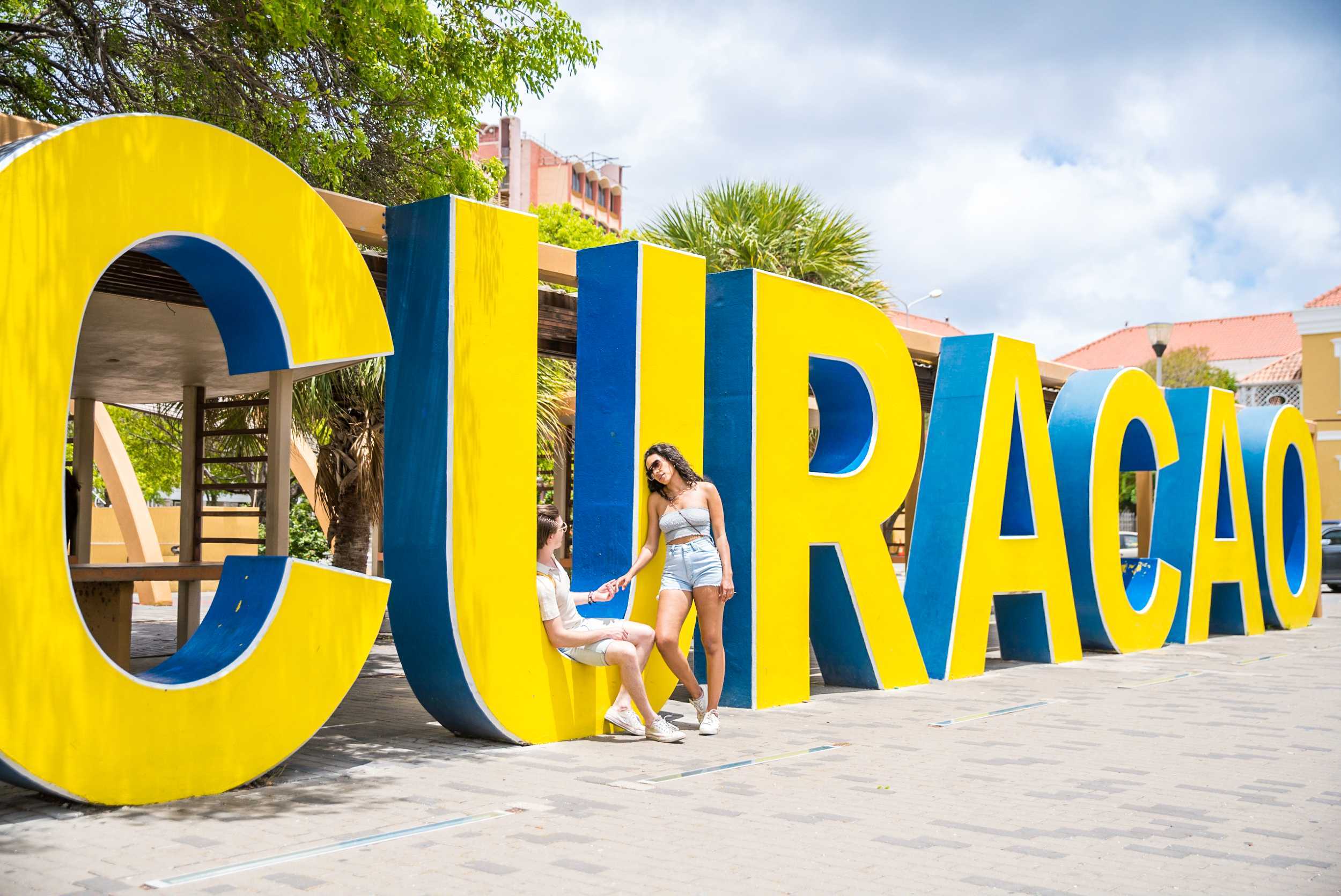 Punda Shopping Experience – photo 1 of 5