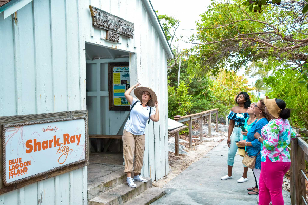 Discover, Walk & Taste Nassau & Salt Cay History