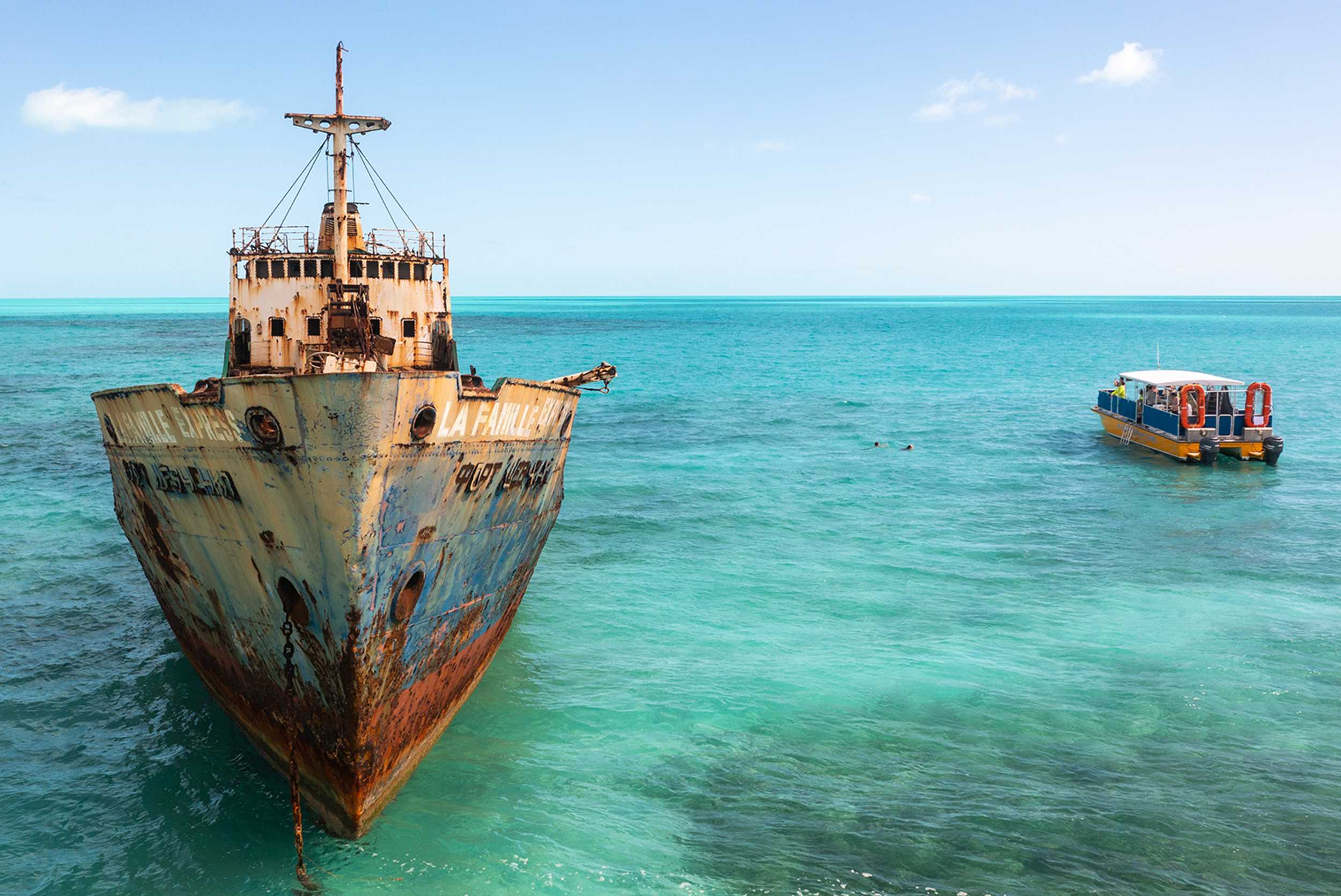 Caicos Shipwreck & Floating Bar Experience – photo 2 of 11