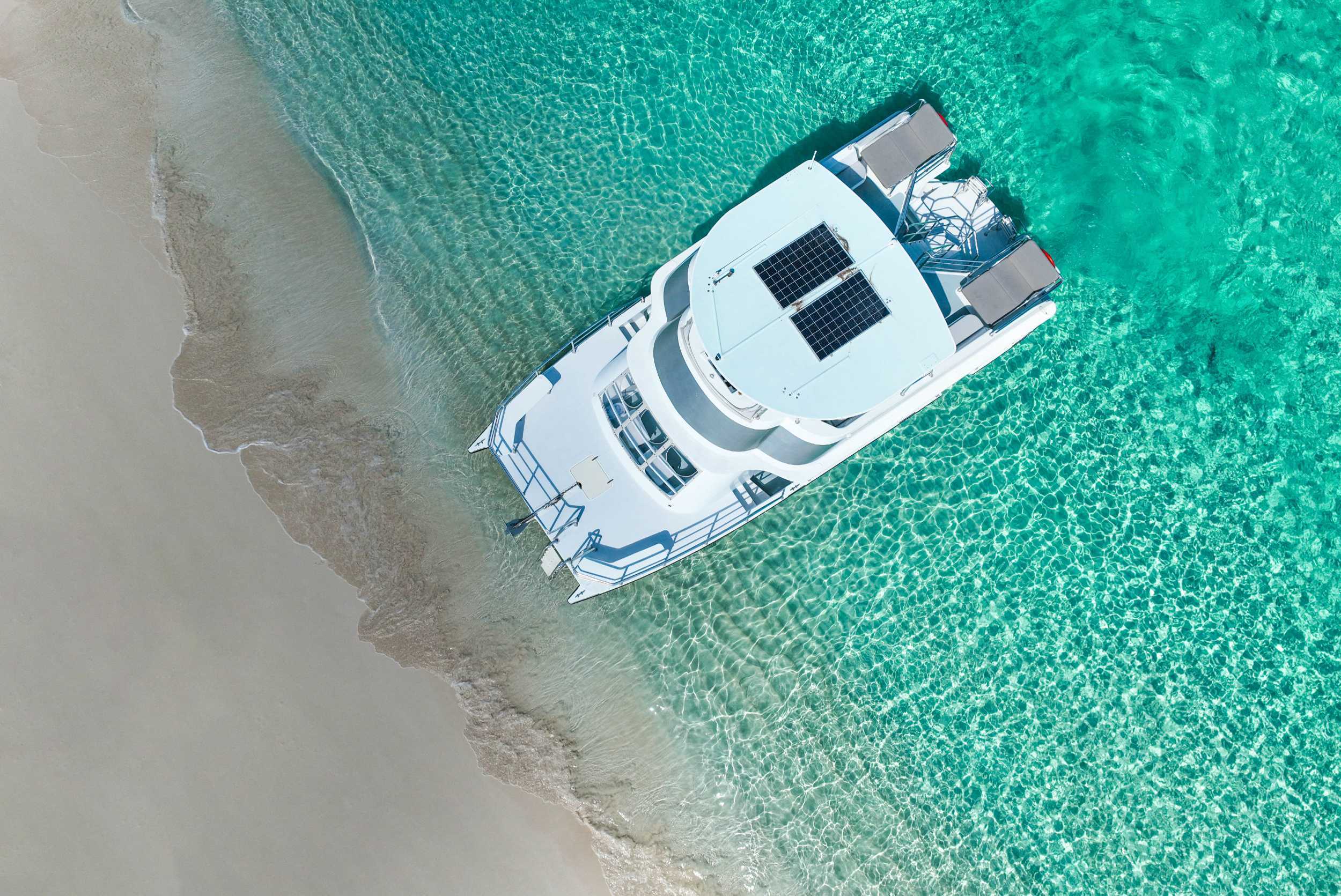 Nassau Power Catamaran Cruise – photo 1 of 9