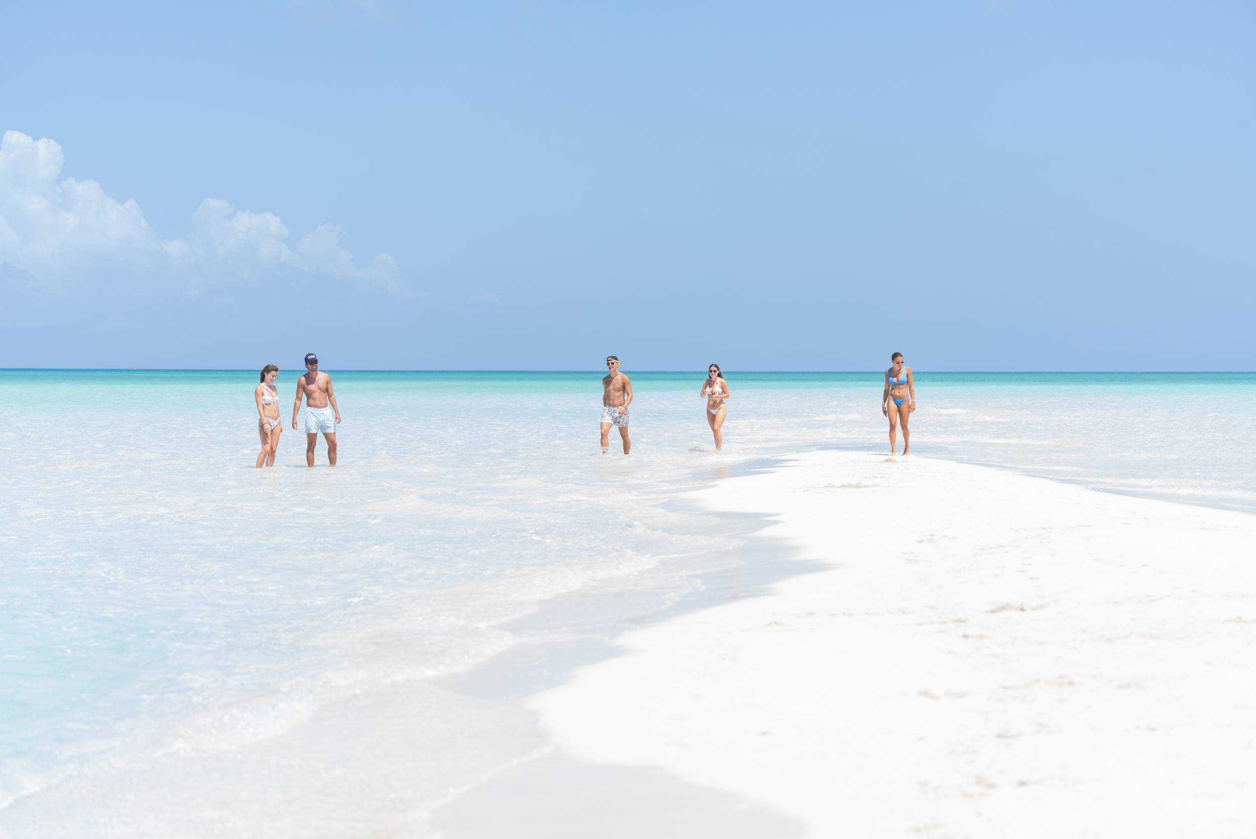 Caicos Sandbar & Snorkel Cruise – photo 2 of 6